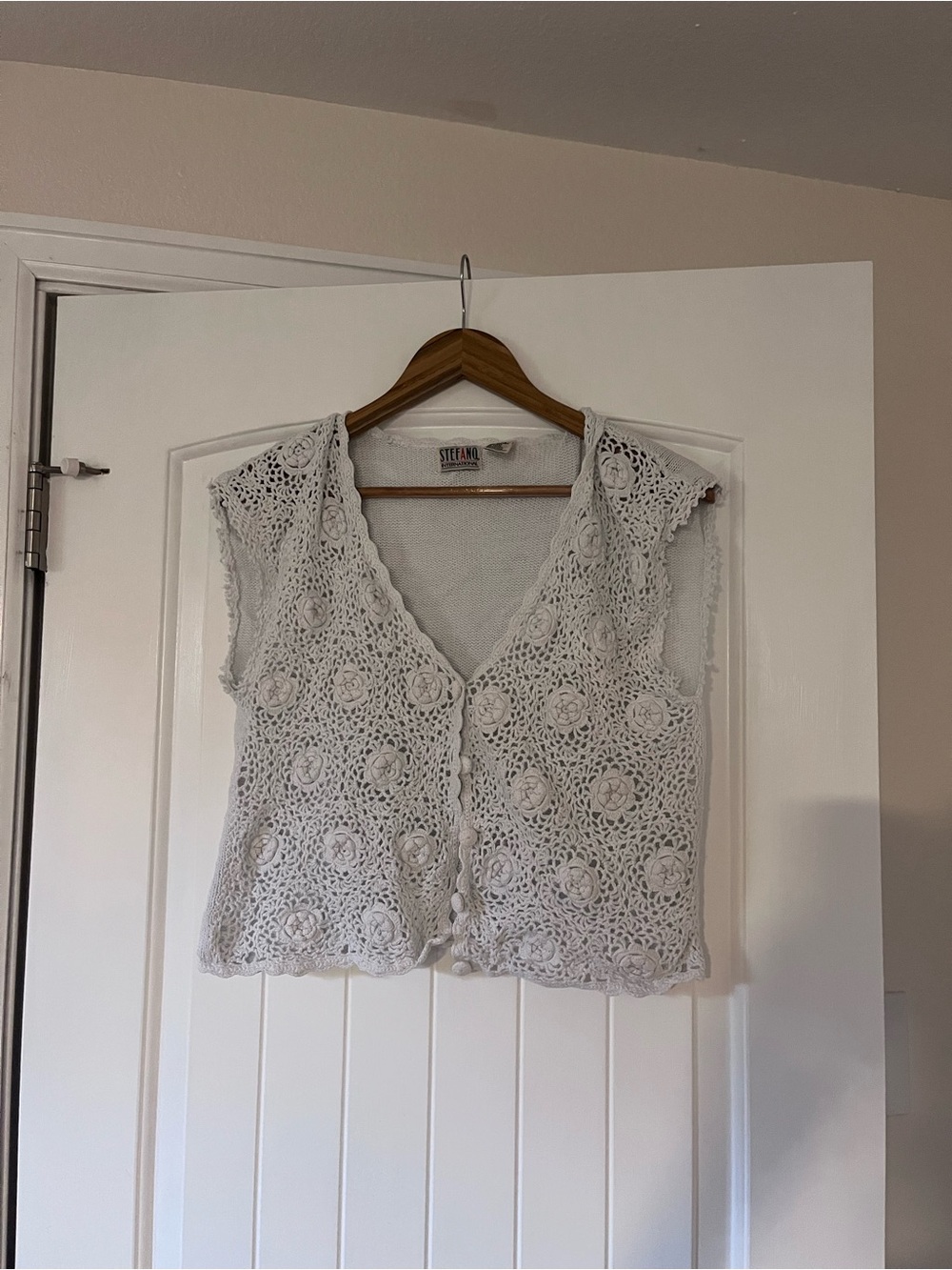 Stefano International • White Crochet Button-Front Sleeveless Vest